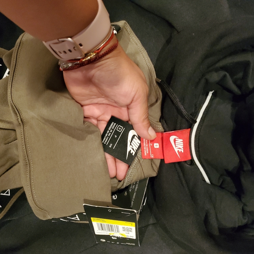 Nike Bundle Small - image 8